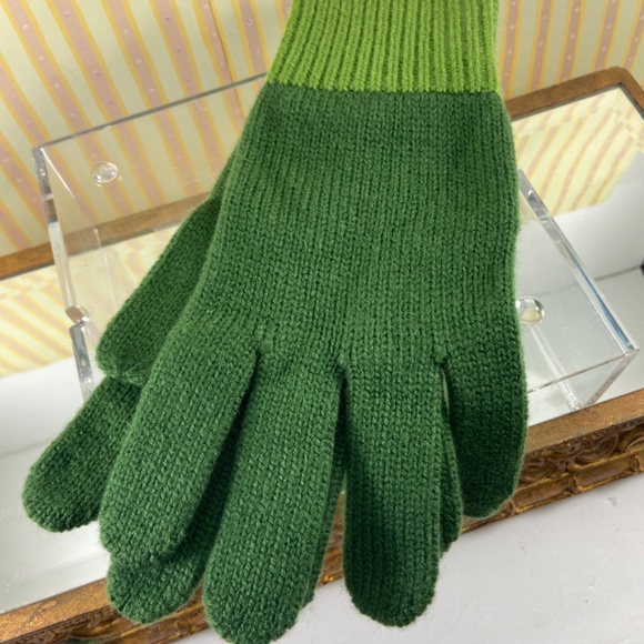 Anya Hindmarch NWT Green Gloves - Picture 7 of 10